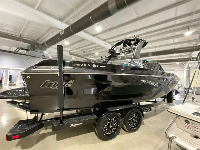 Slide: The Image of Tigé 23RZX 2021 - 3