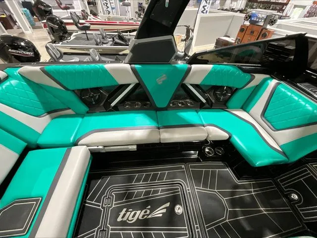 Slide: The Image of Tigé 23RZX 2021 - 8