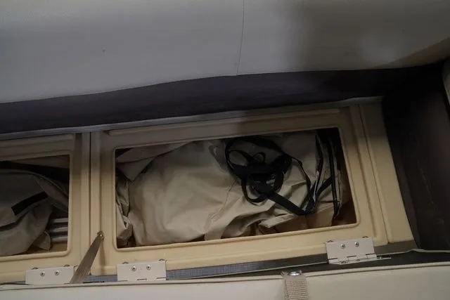 Slide: The Image of Sun Tracker Party Barge 22 DLX 2017 - 15