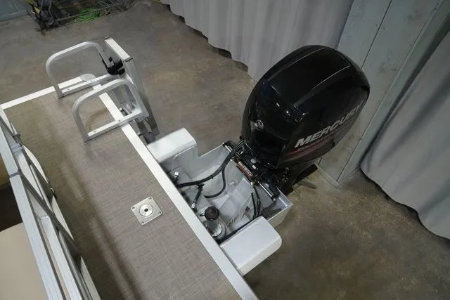 Slide: The Image of Sun Tracker Party Barge 22 DLX 2017 - 22