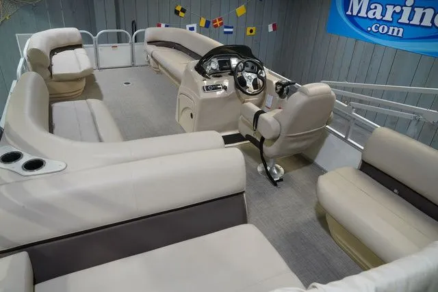 Slide: The Image of Sun Tracker Party Barge 22 DLX 2017 - 23