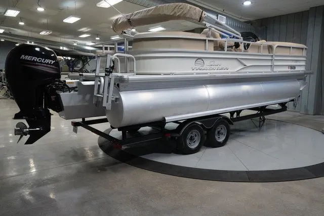 Slide: The Image of Sun Tracker Party Barge 22 DLX 2017 - 8