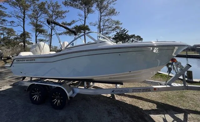 The Image of Grady-White Freedom 215 2026 - 1