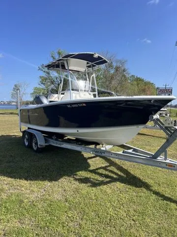 Slide: The Image of Sea Hunt Ultra 211 2013 - 4