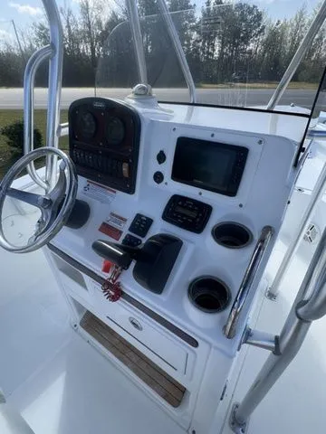 Slide: The Image of Sea Hunt Ultra 211 2013 - 8