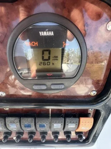 Slide: The Image of Sea Hunt Ultra 211 2013 - 10