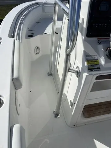 Slide: The Image of Sea Hunt Ultra 211 2013 - 13