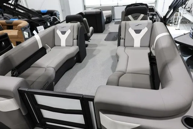 Slide: The Image of Evotti 523 QL 2026 - 10