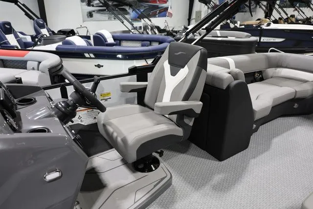 Slide: The Image of Evotti 523 QL 2026 - 15