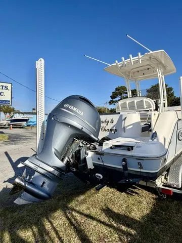 Slide: The Image of Robalo R222 Explorer 2019 - 12