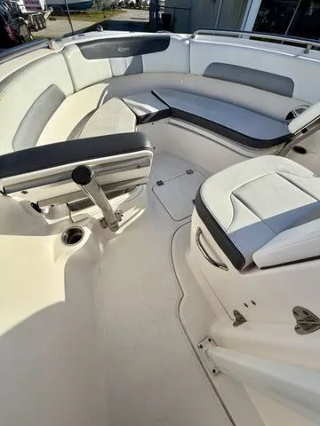 Slide: The Image of Robalo R222 Explorer 2019 - 8