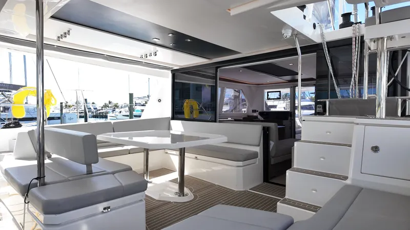 Slide: The Image of Leopard 45 2023 - 17