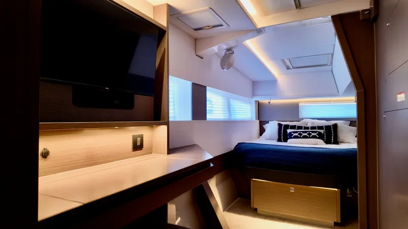 Slide: The Image of Leopard 45 2023 - 3