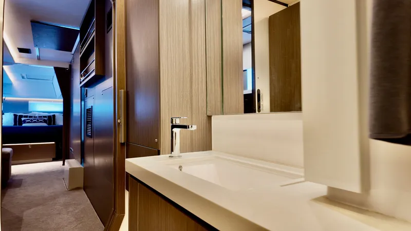 Slide: The Image of Leopard 45 2023 - 5