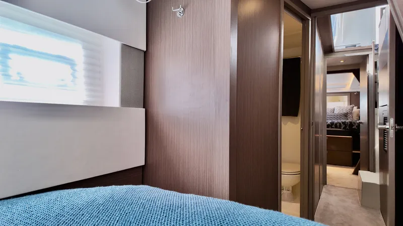 Slide: The Image of Leopard 45 2023 - 8