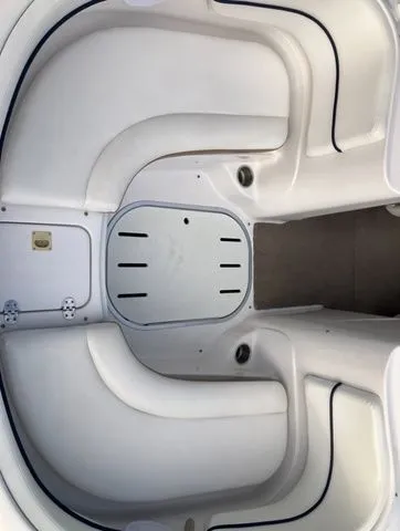 Slide: The Image of Four Winns F204 2007 - 23