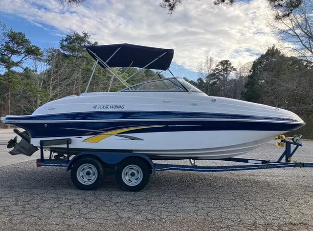 Slide: The Image of Four Winns F204 2007 - 5