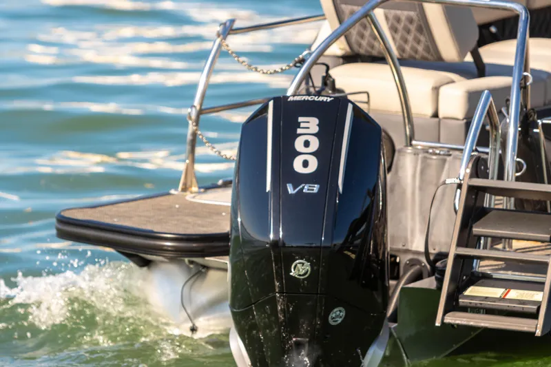 Slide: The Image of 2024 Barletta L23U boat with Mercury 300 V8 engine on water. - 20
