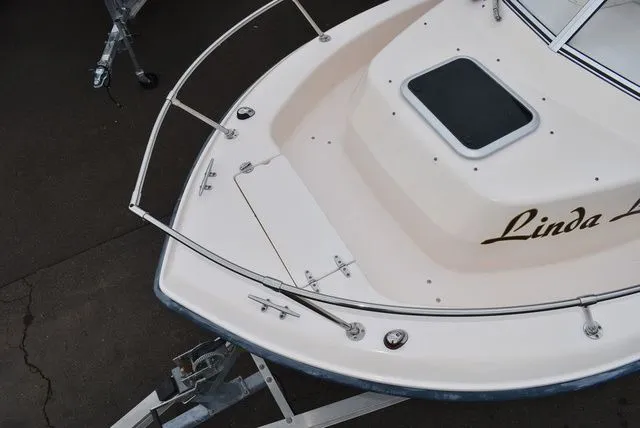 Slide: The Image of Grady-White Adventure 208 2006 - 17