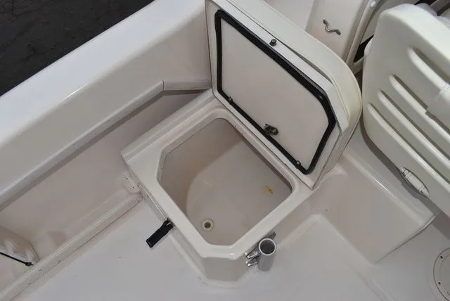 Slide: The Image of Grady-White Adventure 208 2006 - 26