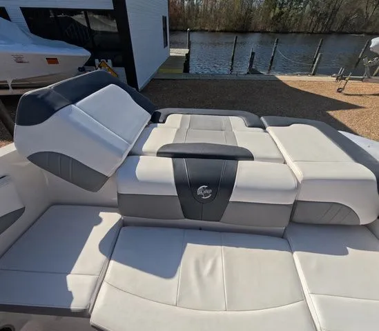 Slide: The Image of Chaparral 21 Surf 2021 - 13