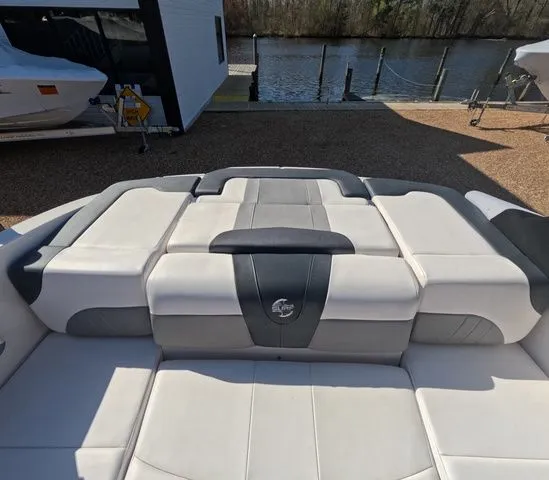 Slide: The Image of Chaparral 21 Surf 2021 - 9