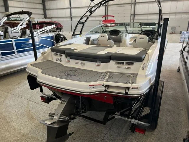 Slide: The Image of Chaparral 21 Surf 2022 - 5