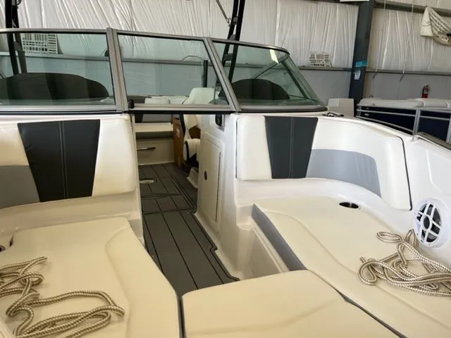 Slide: The Image of Chaparral 21 Surf 2022 - 6