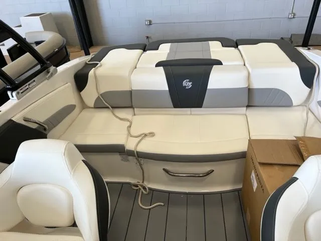 Slide: The Image of Chaparral 21 Surf 2022 - 9