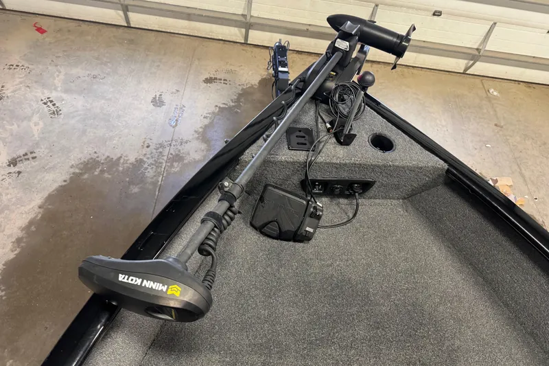 Slide: The Image of 2019 Tracker Pro Guide V-175 Combo boat with Minn Kota trolling motor. - 13