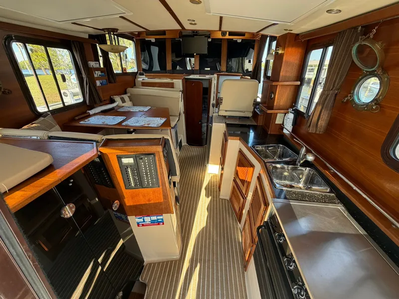 Slide: The Image of Interior of 2013 Ranger Tugs R-31 CB yacht. - 26