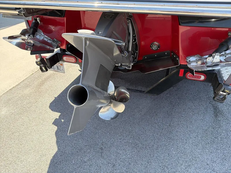 Slide: The Image of Bryant CALANDRA SURF 2018 - 10