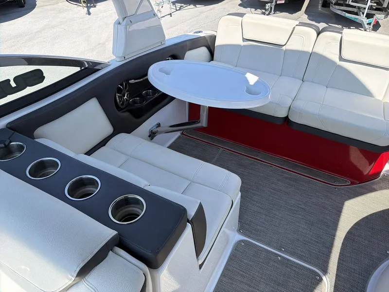 Slide: The Image of Bryant CALANDRA SURF 2018 - 24