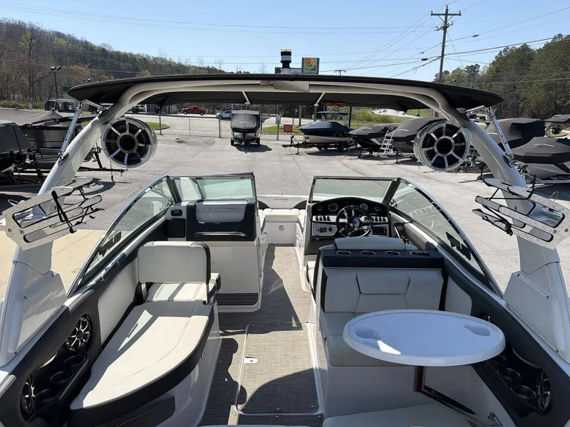 Slide: The Image of Bryant CALANDRA SURF 2018 - 25