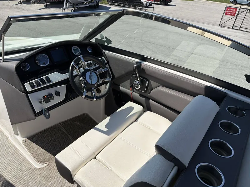 Slide: The Image of Bryant CALANDRA SURF 2018 - 26