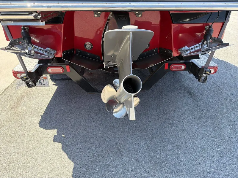 Slide: The Image of Bryant CALANDRA SURF 2018 - 27