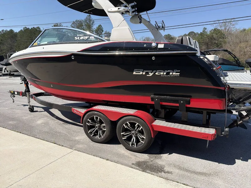 Slide: The Image of Bryant CALANDRA SURF 2018 - 3