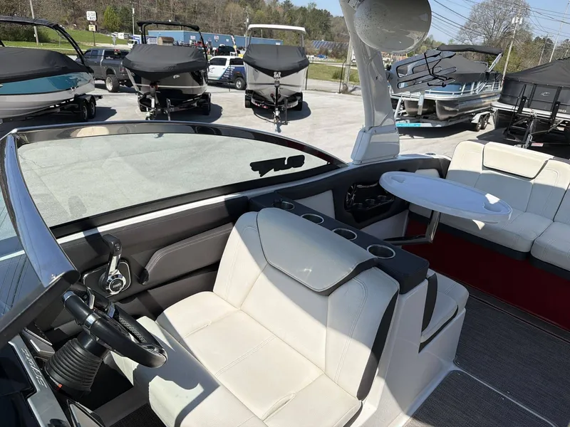 Slide: The Image of Bryant CALANDRA SURF 2018 - 9