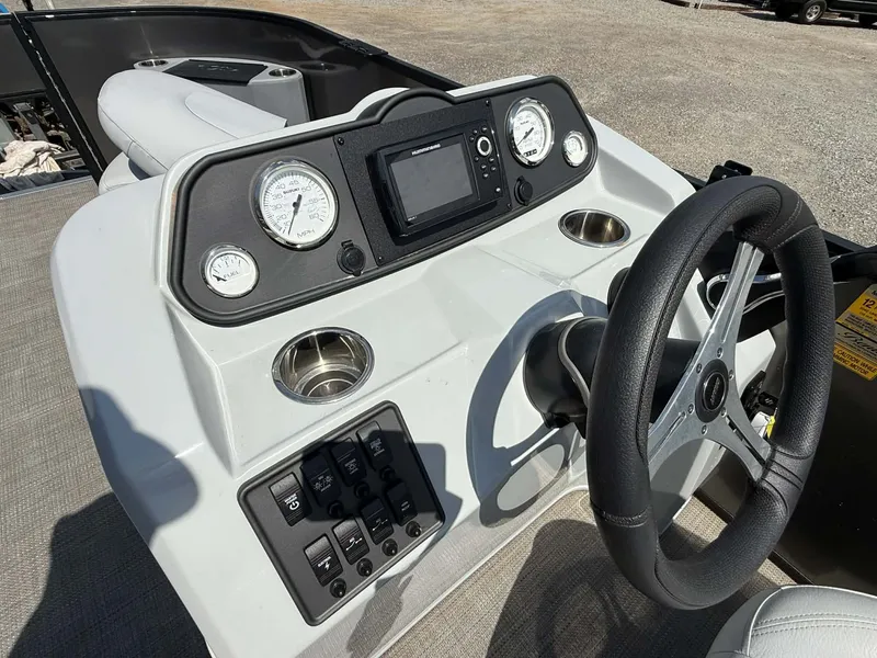 Slide: The Image of Bentley Pontoons Legacy 200 Fish 2023 - 8