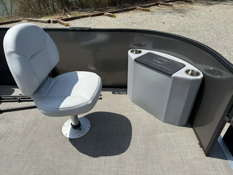 Slide: The Image of Bentley Pontoons Legacy 200 Fish 2023 - 13