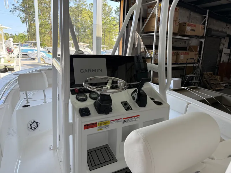 Slide: The Image of Sea Hunt Ultra 219 2026 - 8