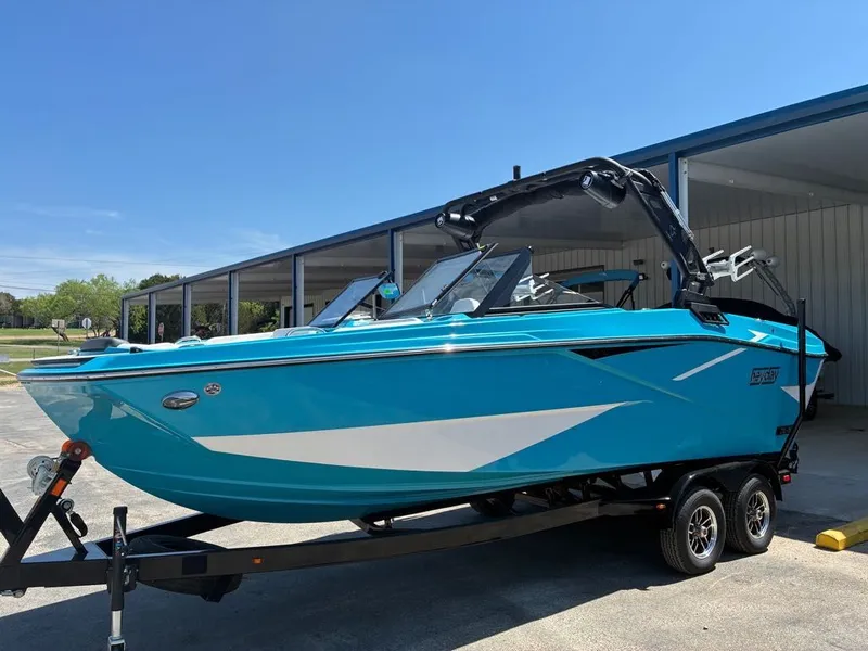 The Image of Heyday Wake Boats H22 2026 - 1