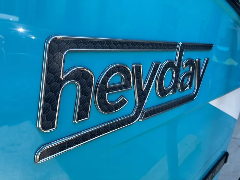Slide: The Image of Heyday Wake Boats H22 2026 - 5