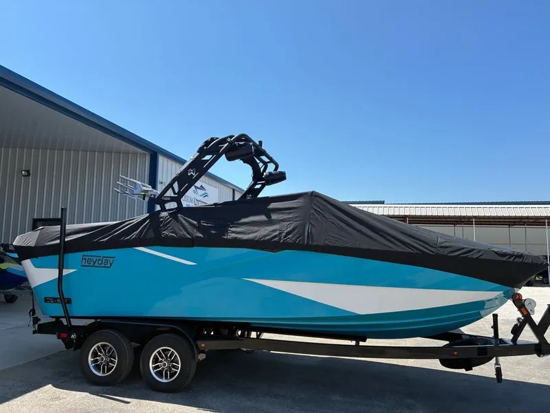 Slide: The Image of Heyday Wake Boats H22 2026 - 9