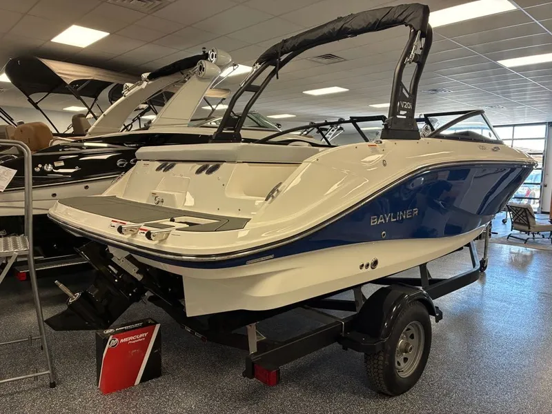 Slide: The Image of Bayliner V20i 2026 - 10