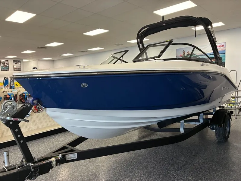 Slide: The Image of Bayliner V20i 2026 - 11
