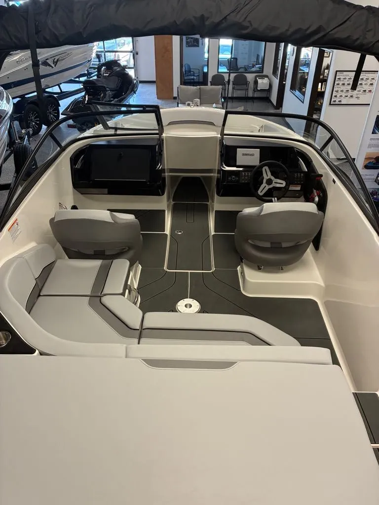 Slide: The Image of Bayliner V20i 2026 - 4