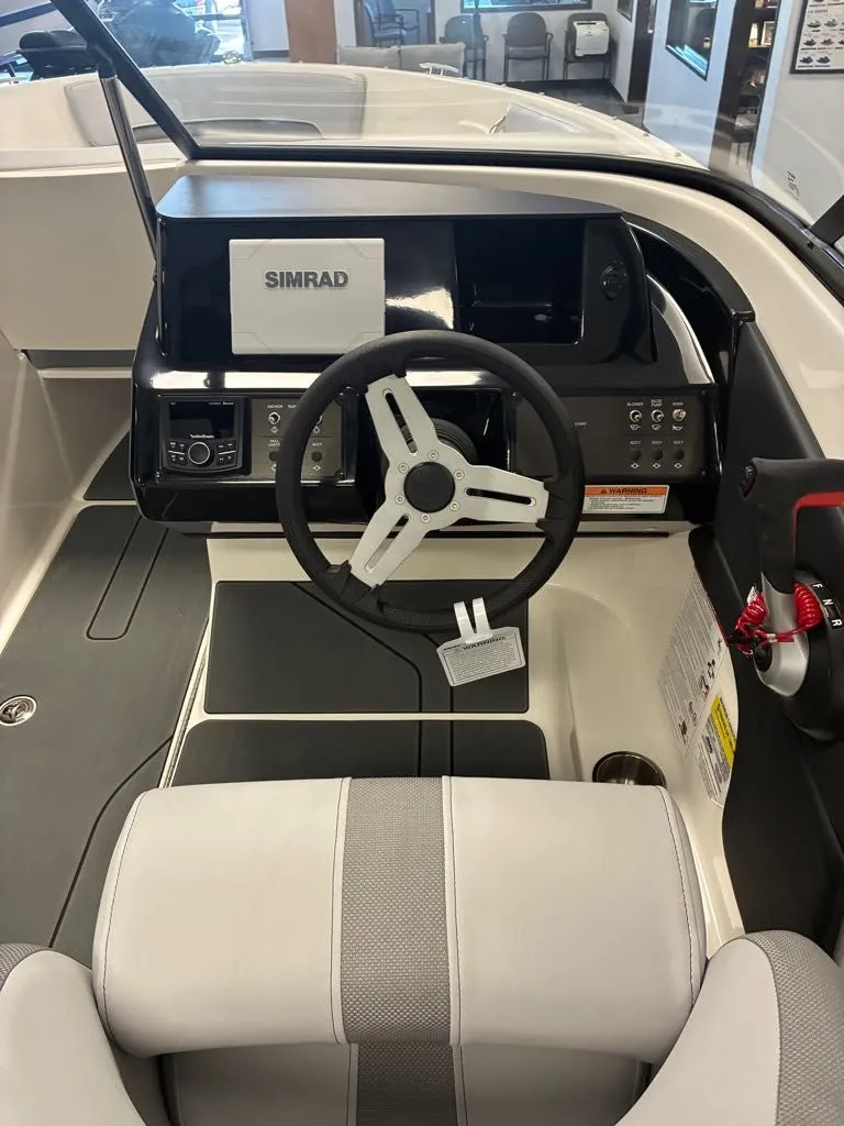 Slide: The Image of Bayliner V20i 2026 - 5