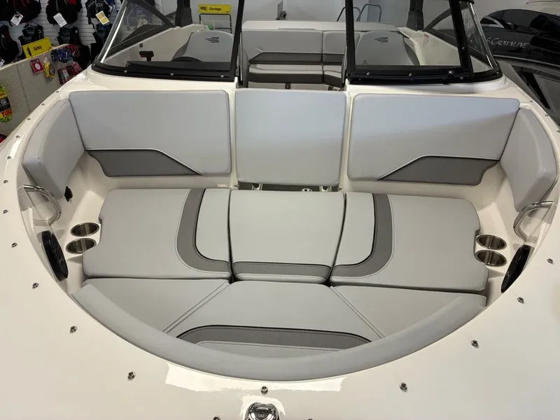 Slide: The Image of Bayliner V20i 2026 - 7