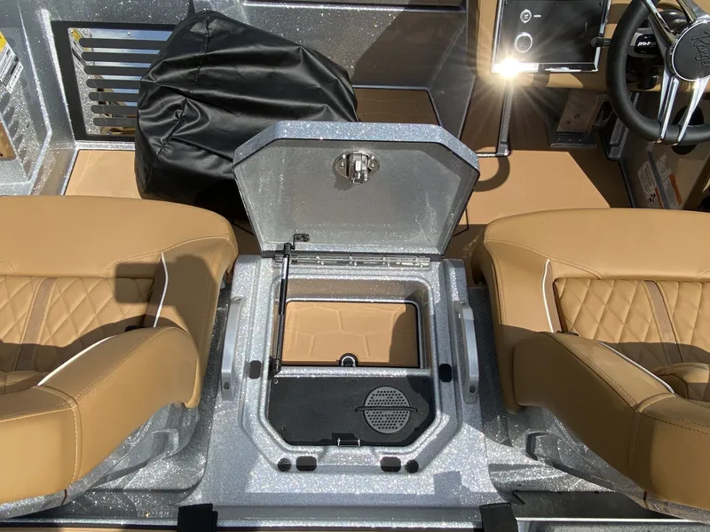 Slide: The Image of Ranger Z Comanche Z520R Ultra 2026 - 18